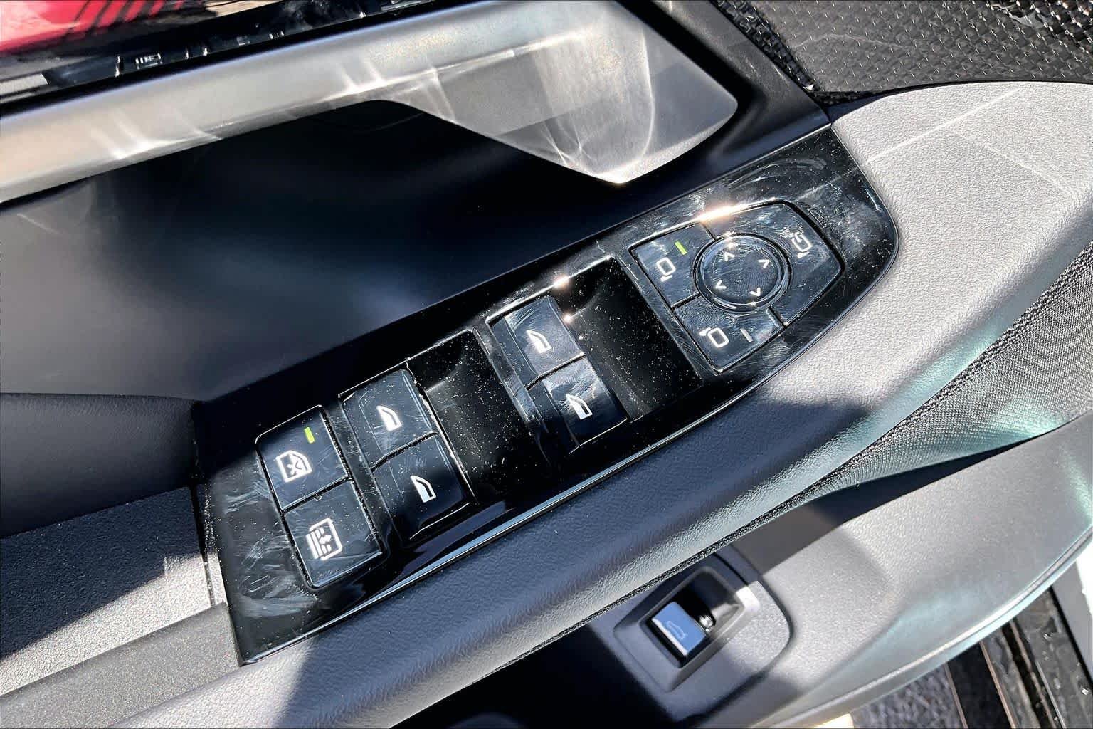 New 2026 Brooklyn Grey Metallic BMW M60 image 19