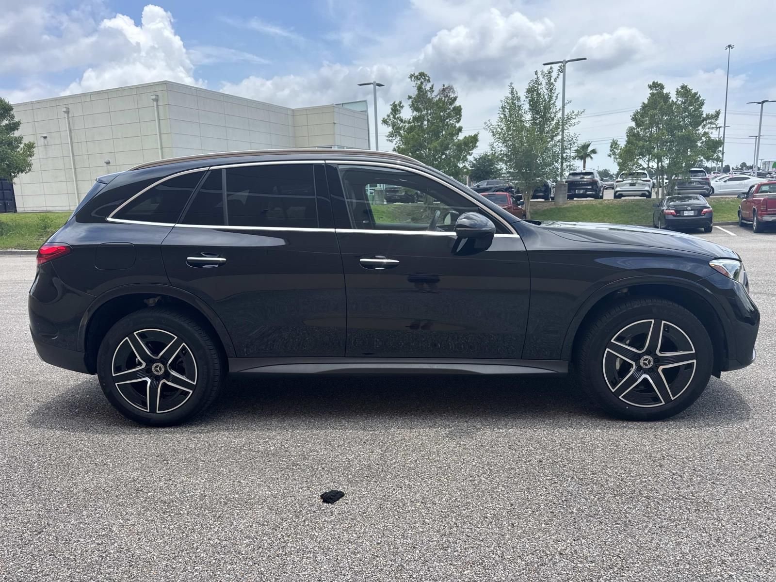 Certified Used 2026 Black Mercedes-Benz GLC 300 image 4