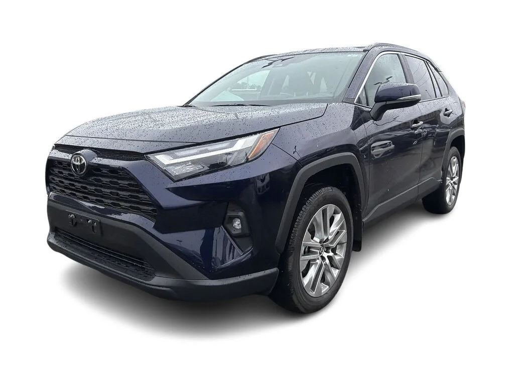 Used 2025 Blueprint Toyota XLE AWD Dilawri Certified   Local BC   1 OWNER image 6