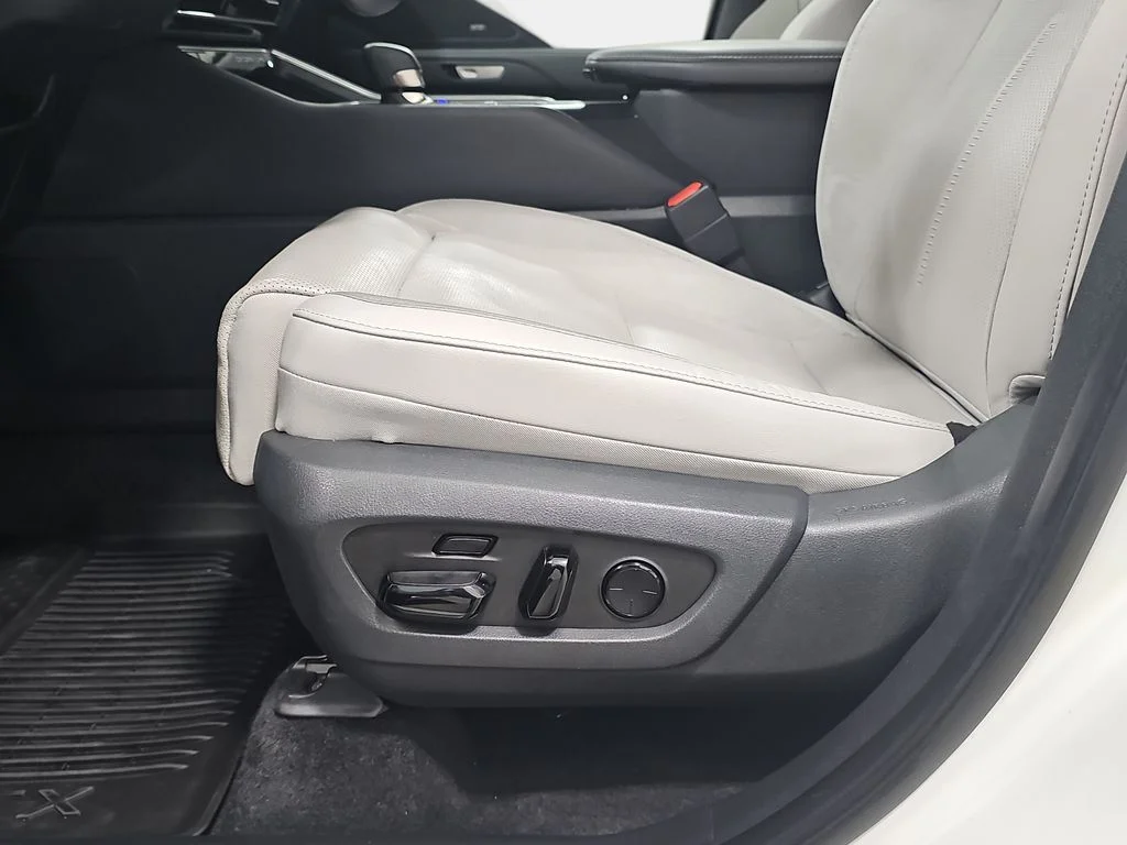 Certified Used 2024 Off-white Lexus 550h+ Luxury image 28