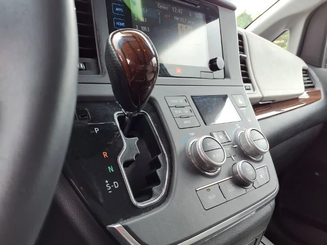 Used 2017 Silver Toyota Limited Premium image 8