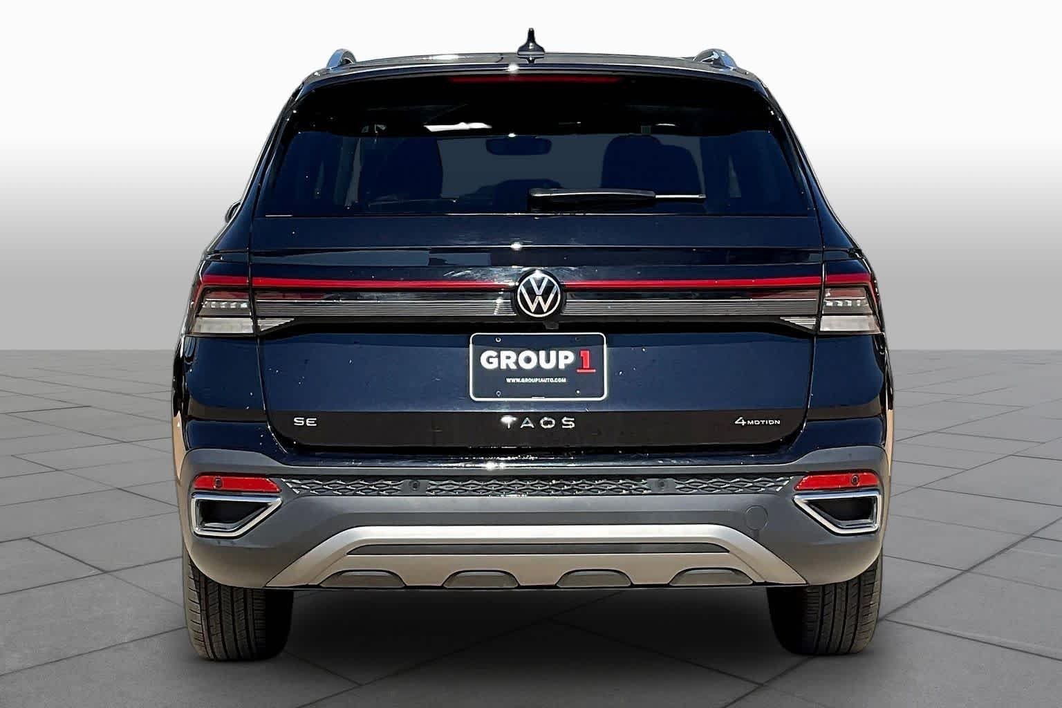 Used 2025 Deep Black Pearl Volkswagen SE image 6
