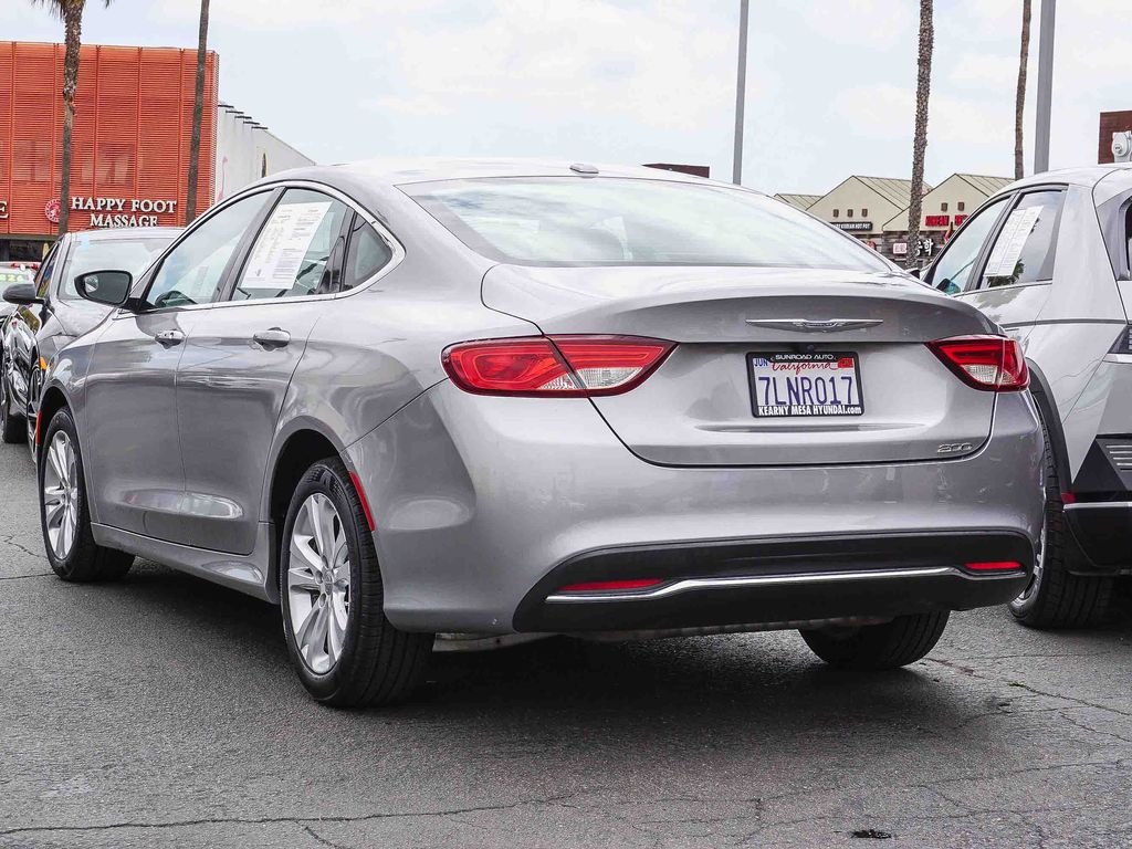 Used 2015 Silver Chrysler Limited image 5
