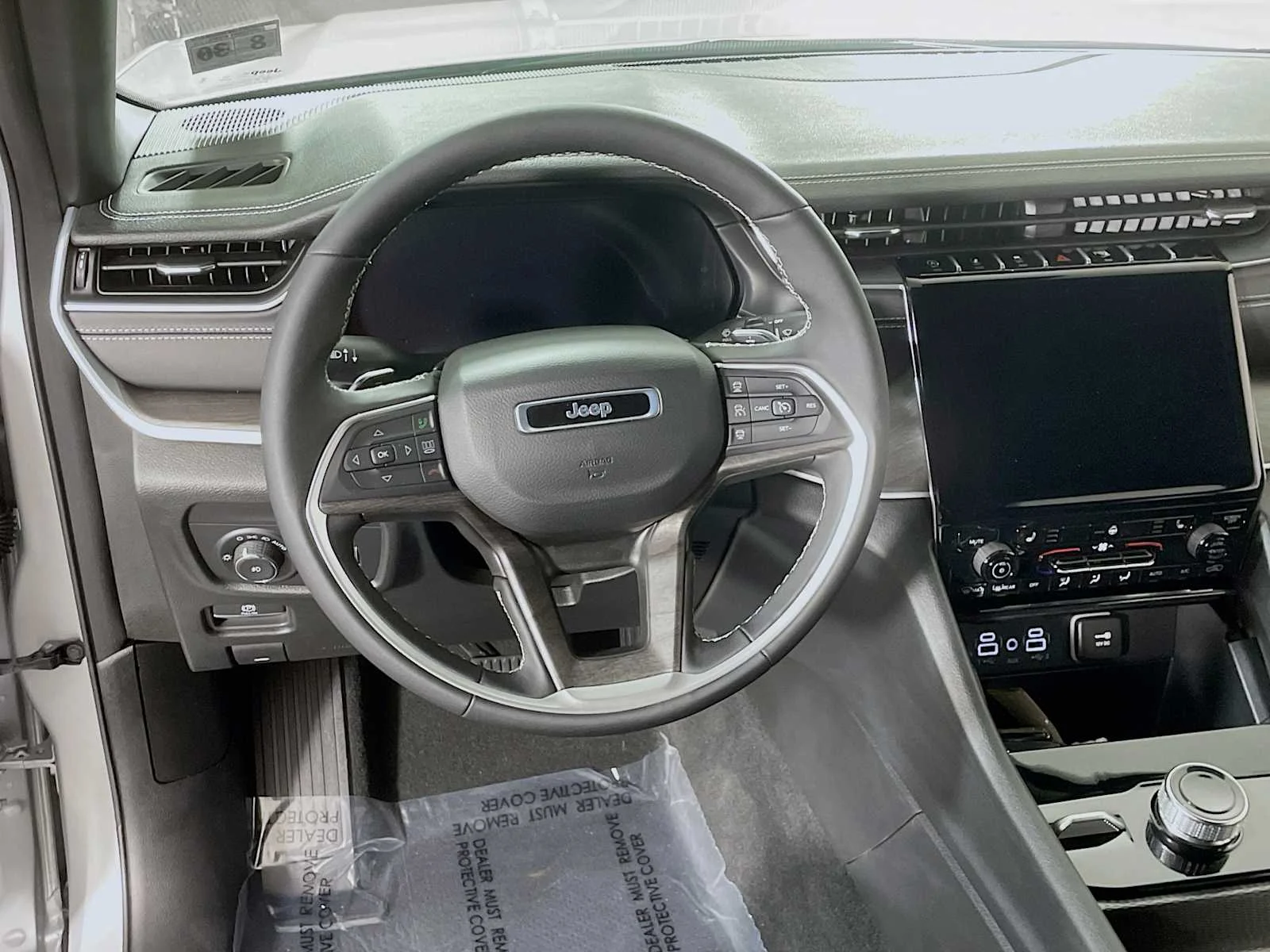 Used 2025 Silver Zynith Jeep Limited image 9