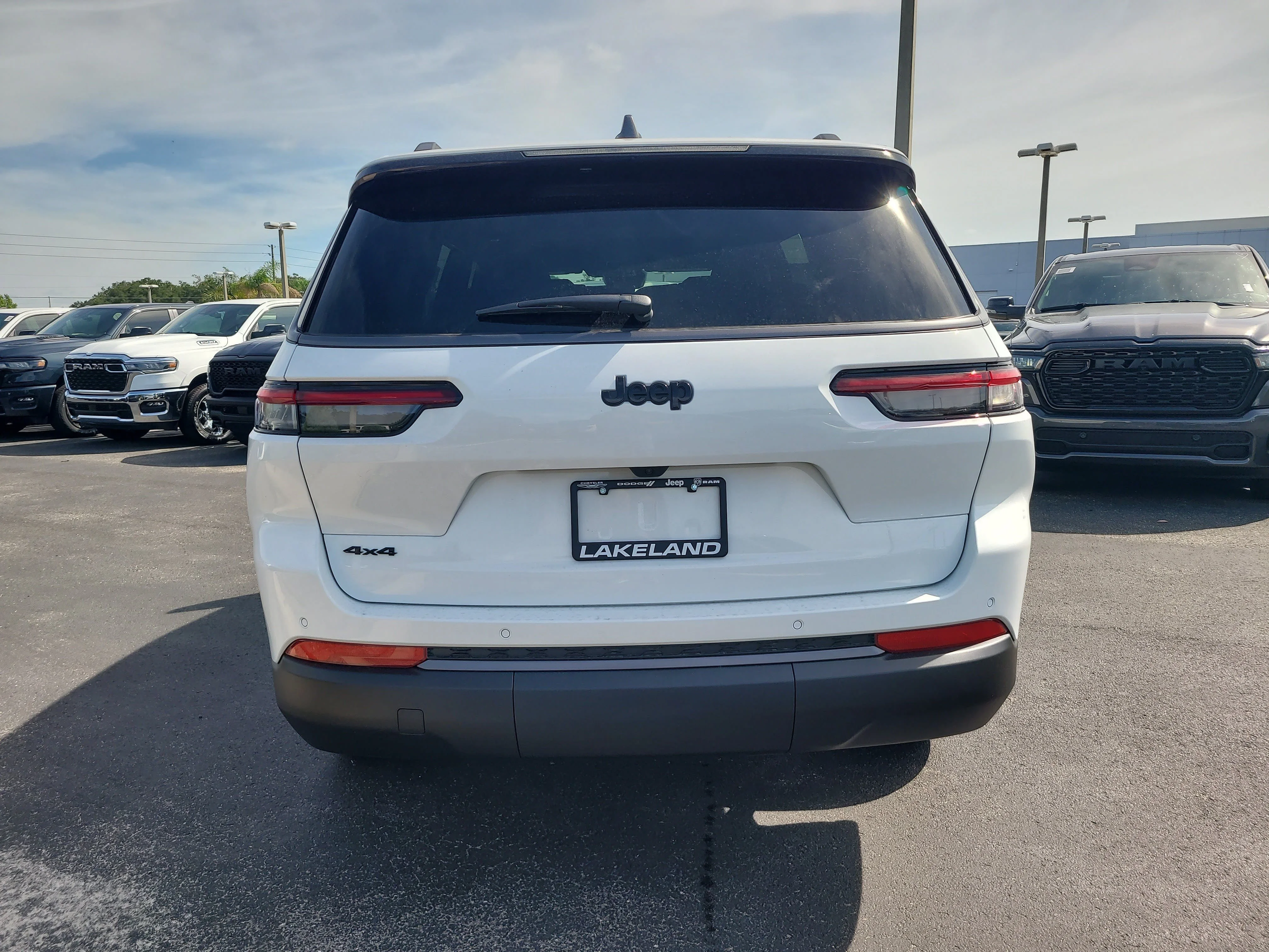 New 2026 Bright White Clearcoat Jeep Laredo Altitude image 7