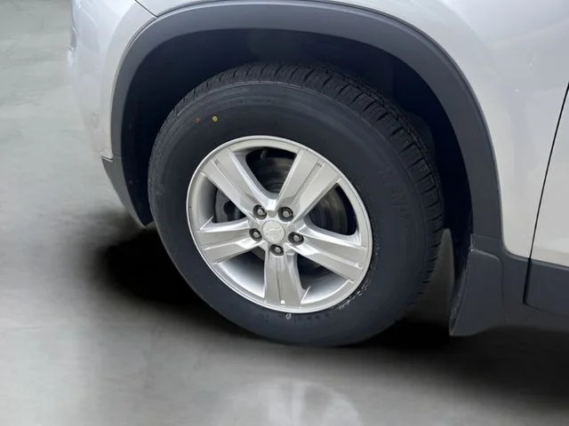 Used 2020 Silver Chevrolet LS image 20