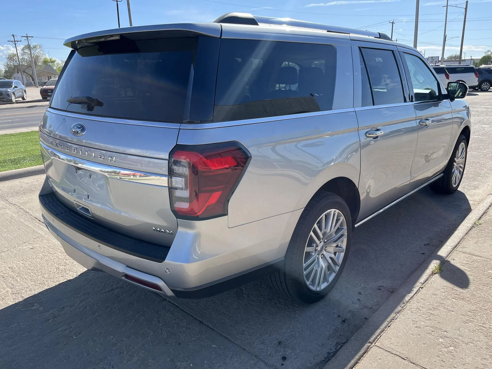 Used 2024 Iconic Silver Metallic Ford Limited image 8
