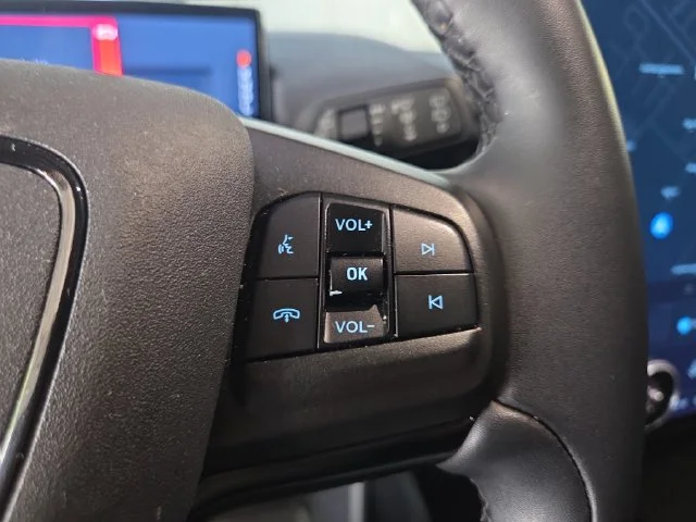 Used 2024 White Ford Select image 35