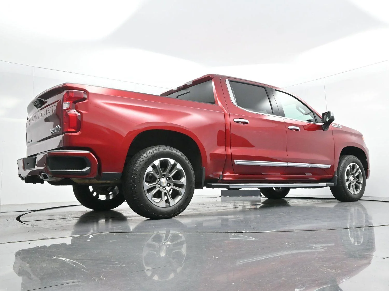 Used 2023 Radiant Red Tintcoat Chevrolet High Country image 55