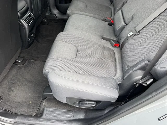 Used 2022 Gray Hyundai SEL image 9
