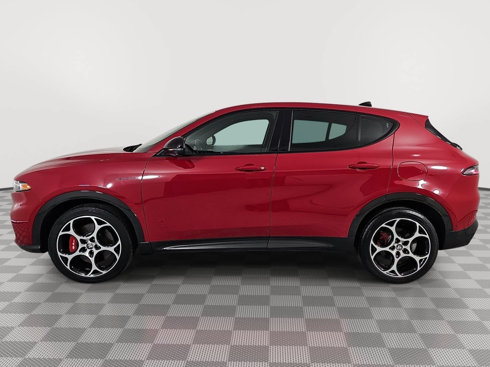 Used 2024 Red Alfa Romeo Veloce image 5