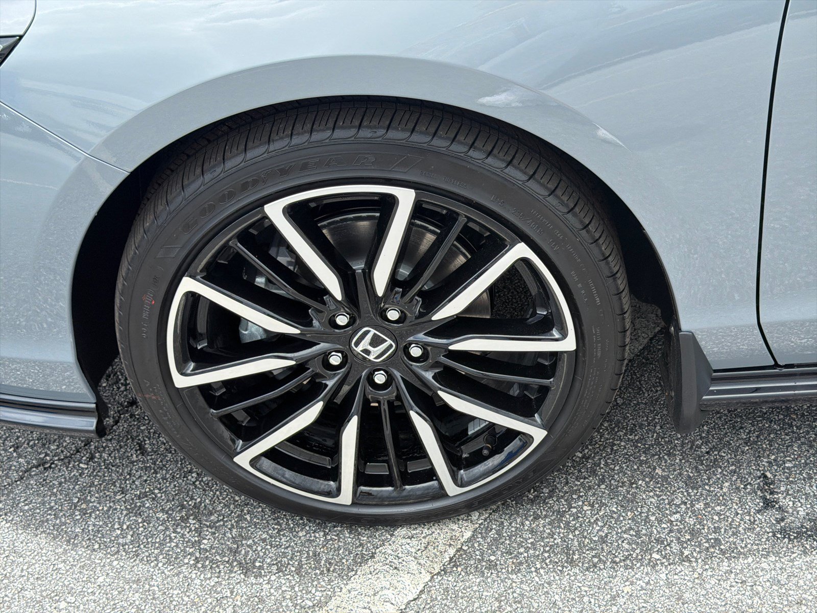 New 2026 Urban Gray Pearl Honda Touring image 11
