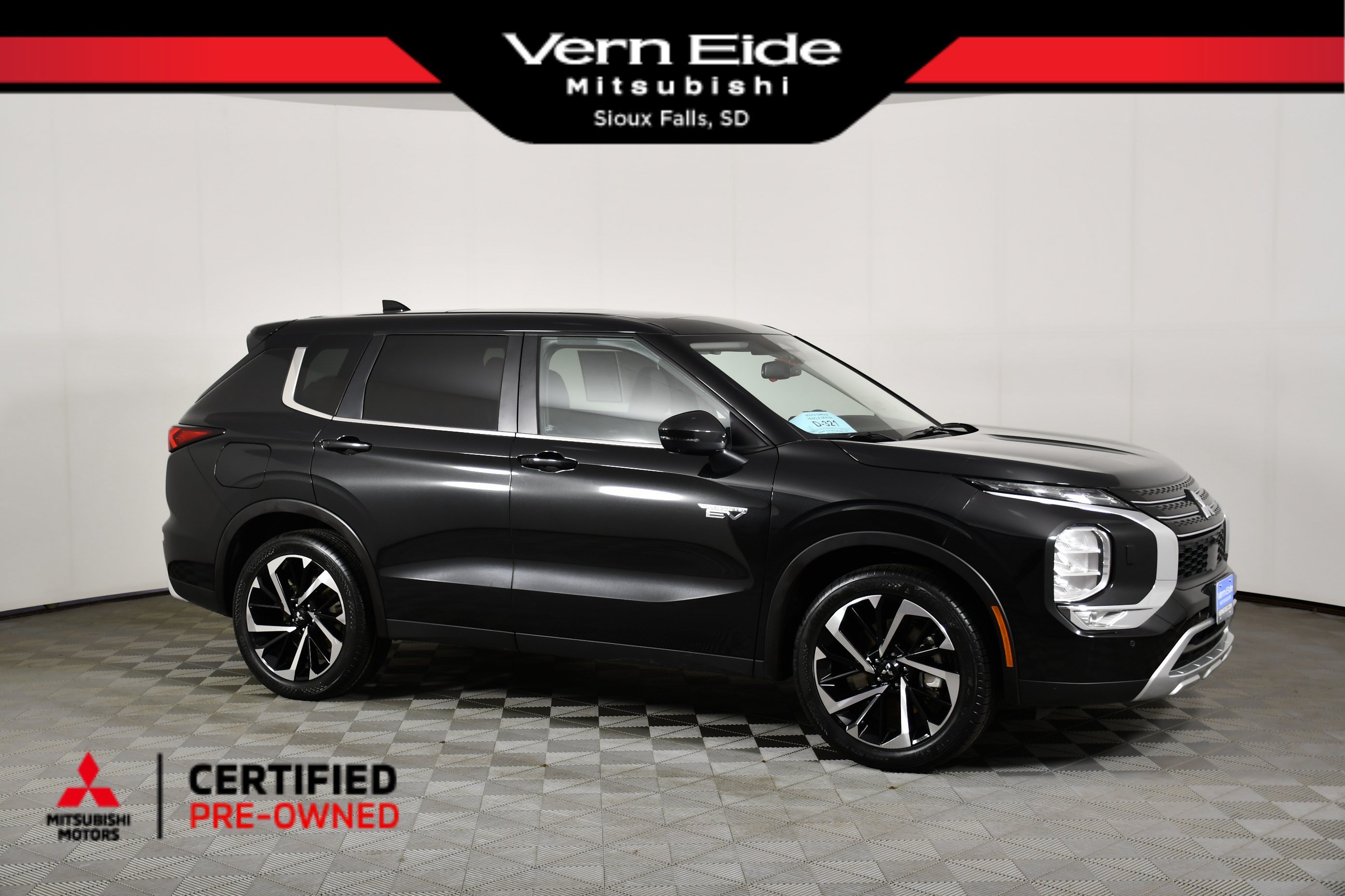 Certified Used 2024 Black Diamond Mitsubishi SE image 1