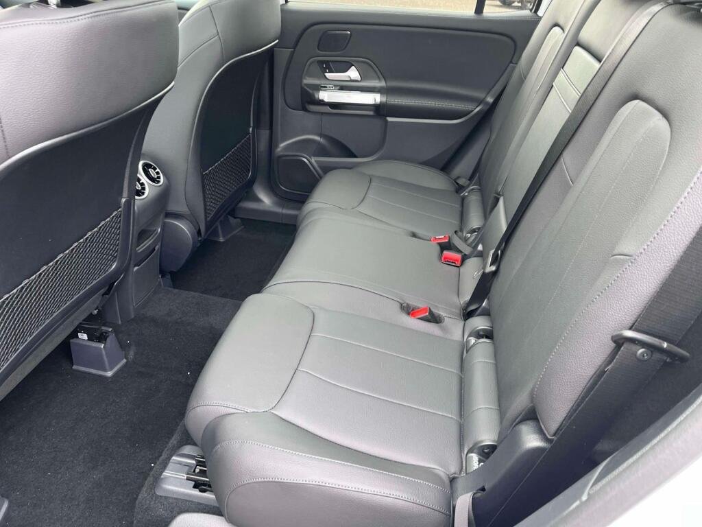 New 2026 Polar White Mercedes-Benz GLB 250 image 16