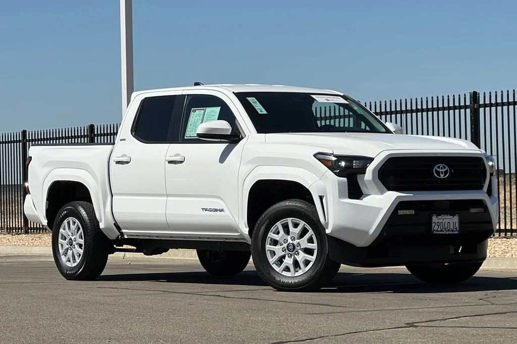 Certified Used 2025 White Toyota SR5 image 2