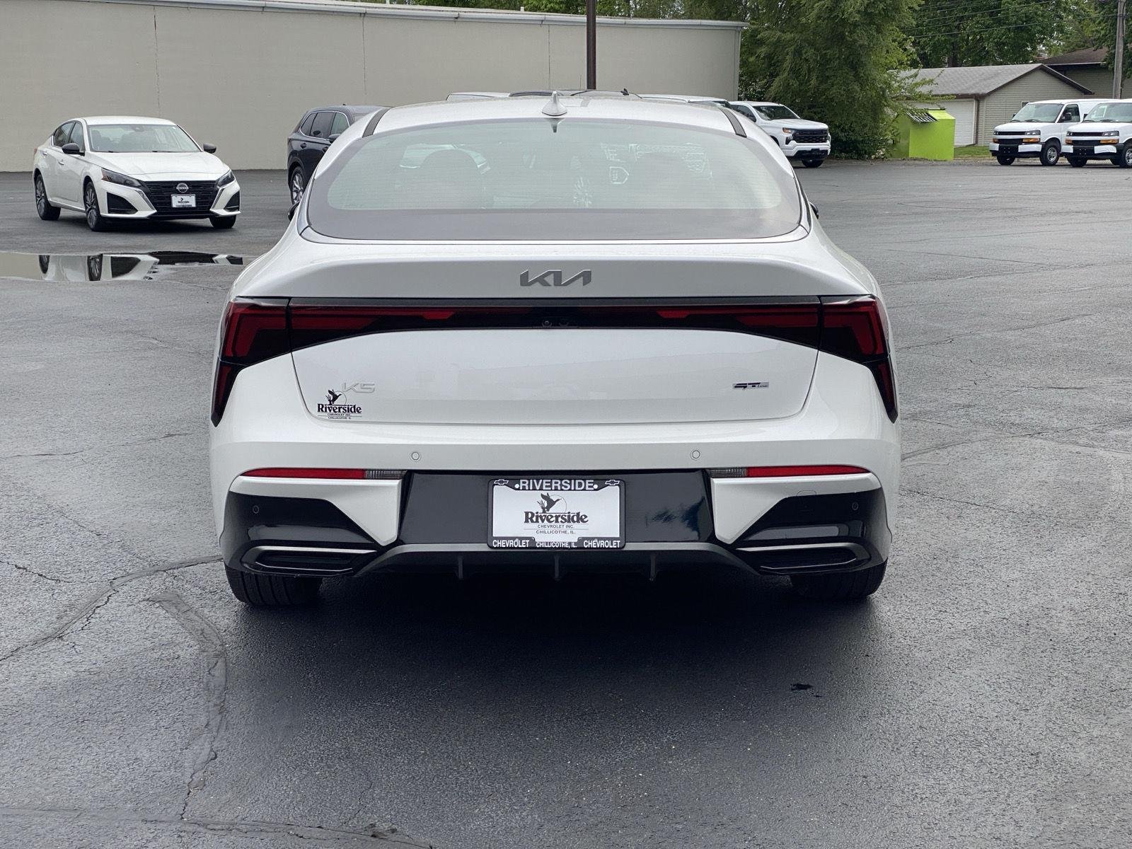 Used 2026 Snow White Pearl Kia GT-Line image 8