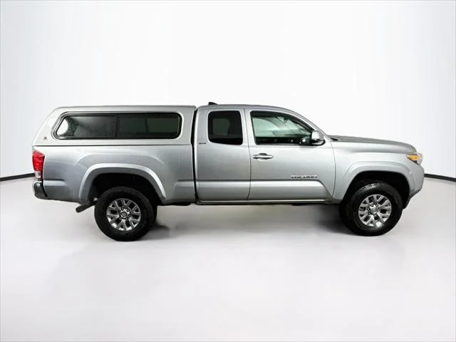 Certified Used 2017 SILVER ME Toyota  image 8