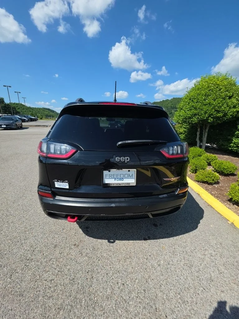 Used 2019 Diamond Black Jeep Trailhawk image 24