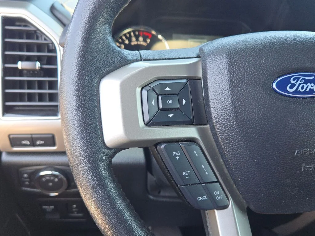 Used 2020 Red Ford Lariat image 31