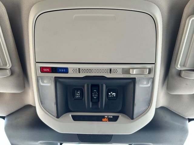 Used 2022 White Subaru Premium image 29