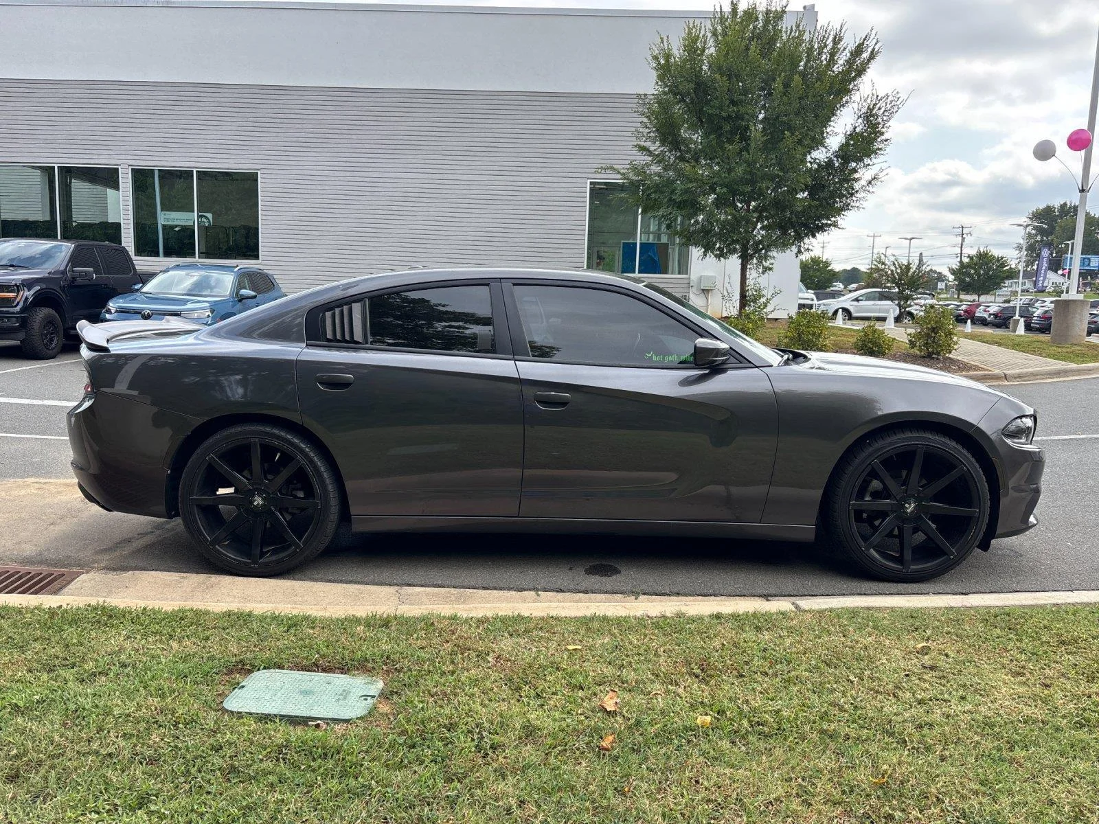 Used 2019 Granite Pearlcoat Dodge SXT image 6