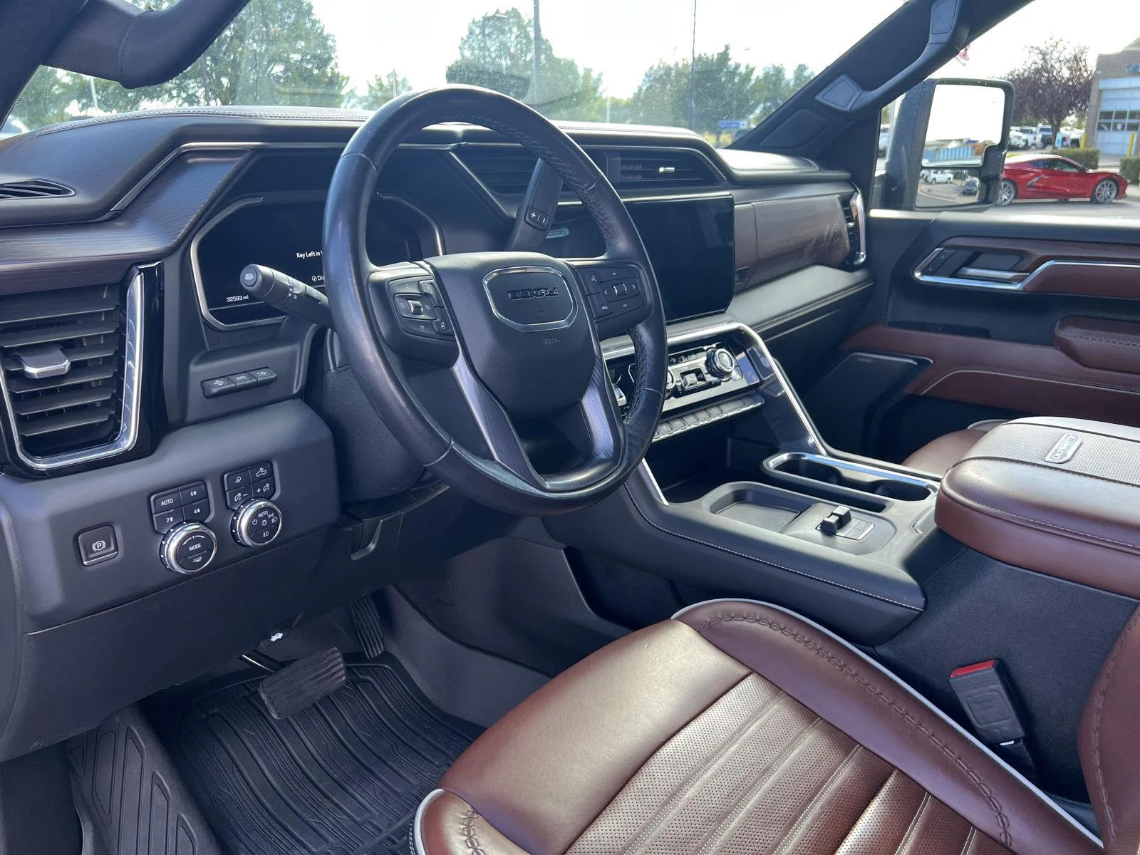 2024 GMC Sierra 3500HD Denali Ultimate - Photo 8