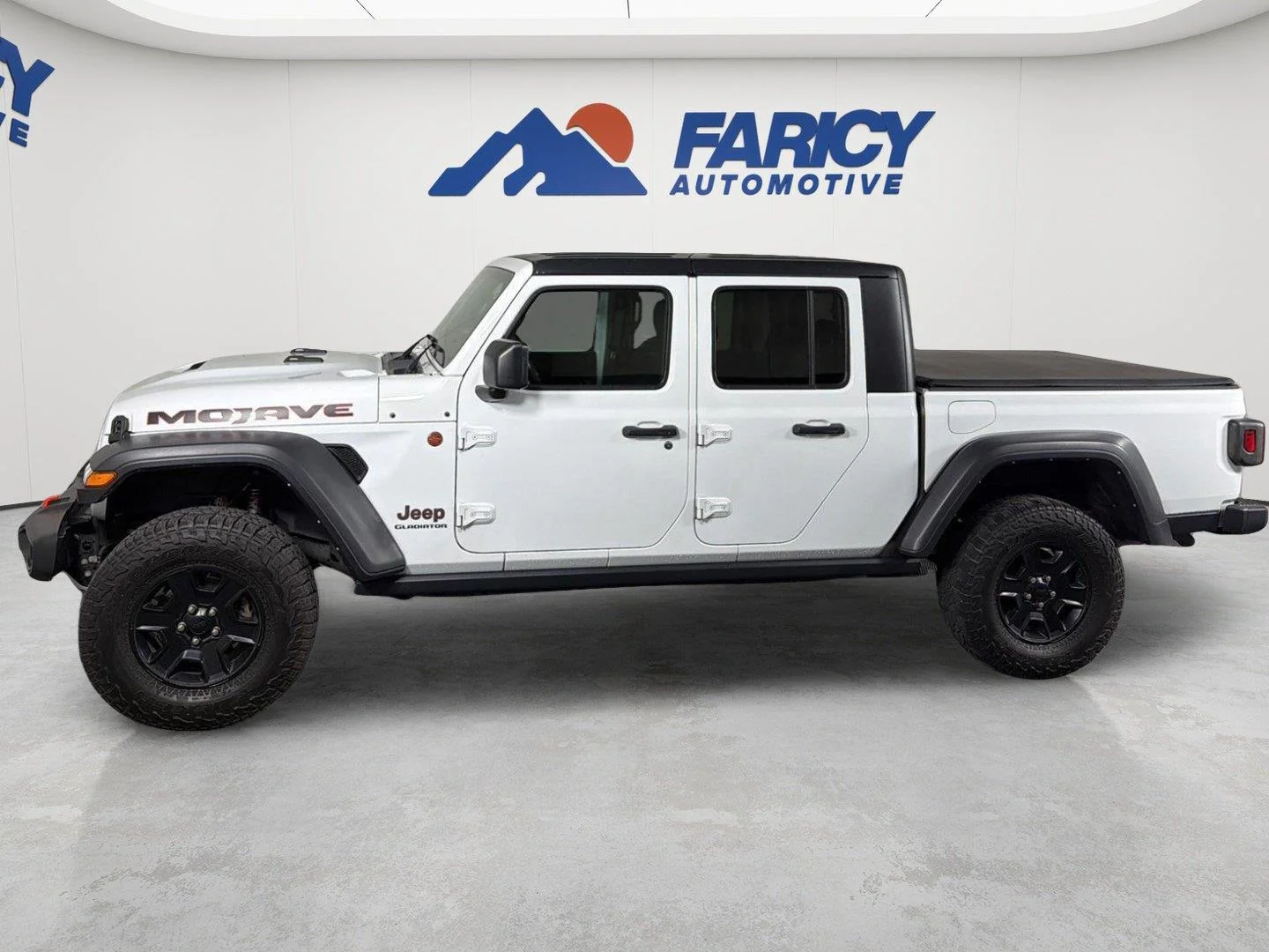Used 2022 Bright White Clearcoat Jeep Mojave image 11