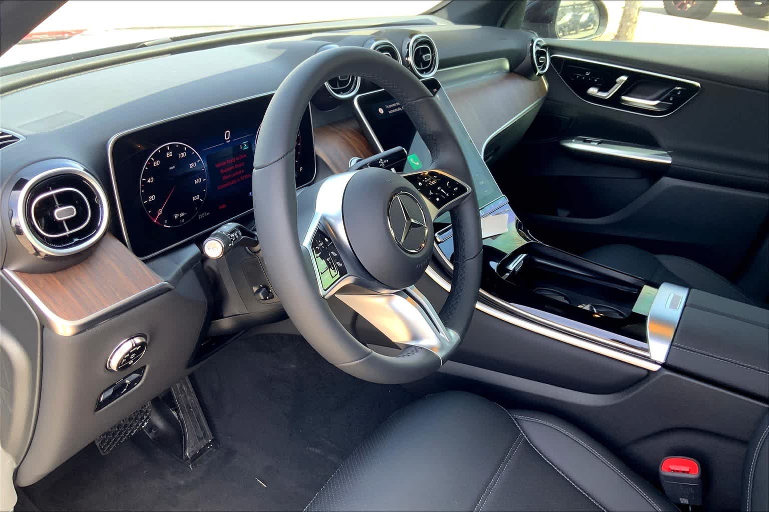 2025 Mercedes-Benz GLC Base - Photo 9