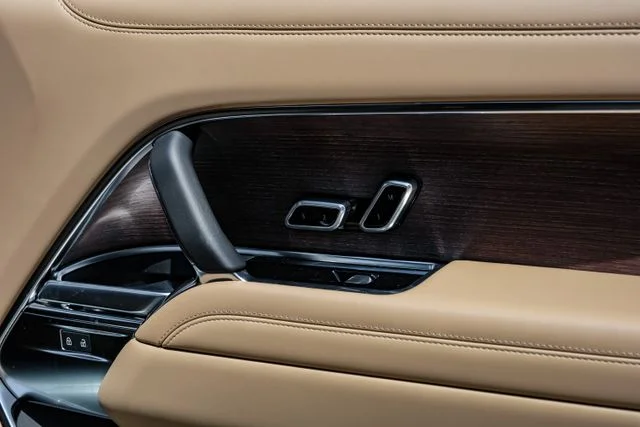 2026 Land Rover Range Rover SE - Photo 55