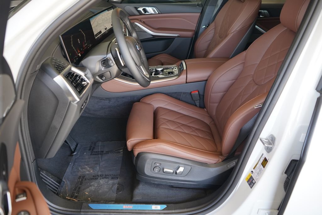Used 2026 Alpine White BMW xDrive50e image 12