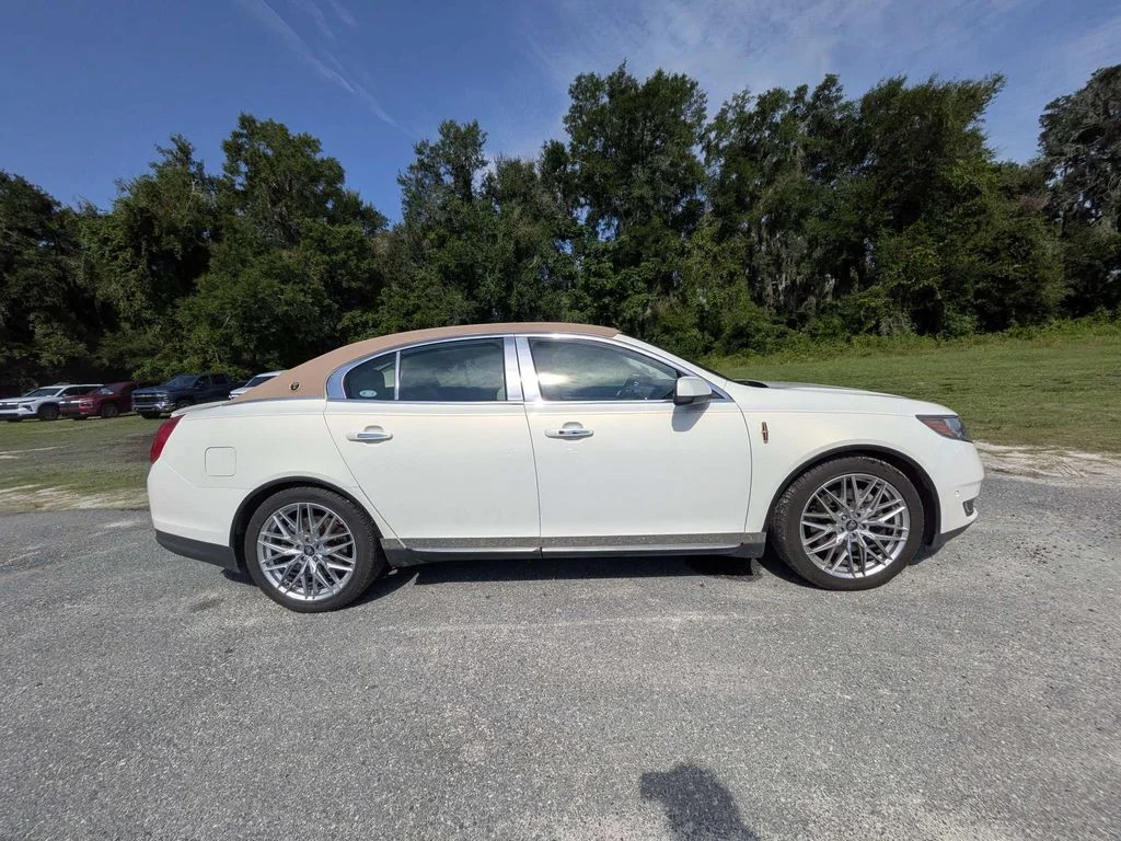 Used 2013 Beige Lincoln Base image 2