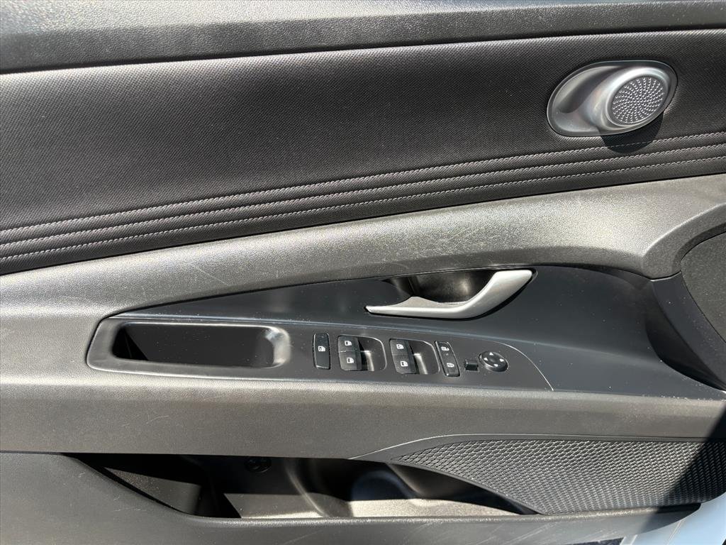 2025 Hyundai Elantra SEL - Photo 22