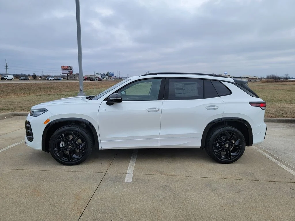 New 2026 White Volkswagen 2.0T SE R-Line Black image 22