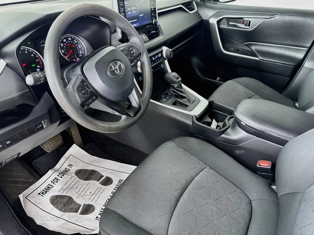 Used 2020 Gray Toyota XLE image 9