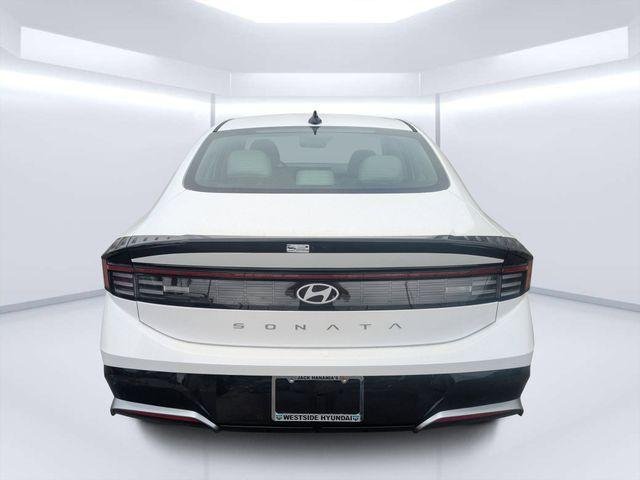 New 2026 White Hyundai SEL Sport image 4