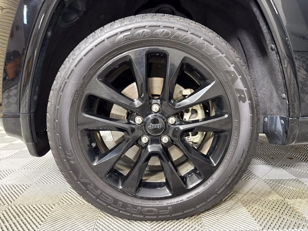 Used 2022 Black Jeep Laredo X image 24