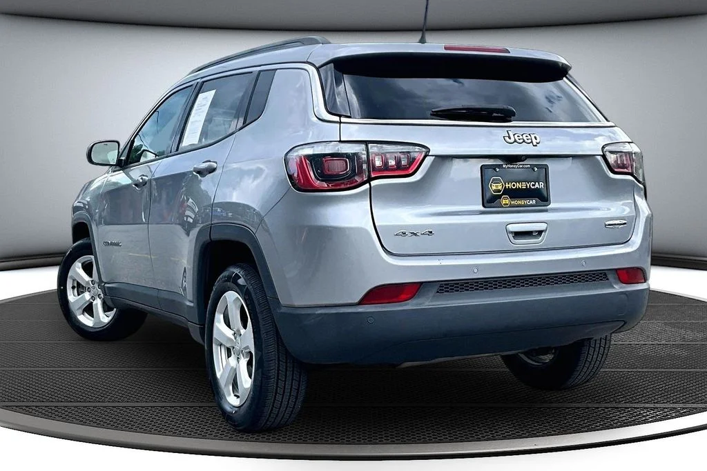 Certified Used 2019 Silver Jeep Latitude image 4