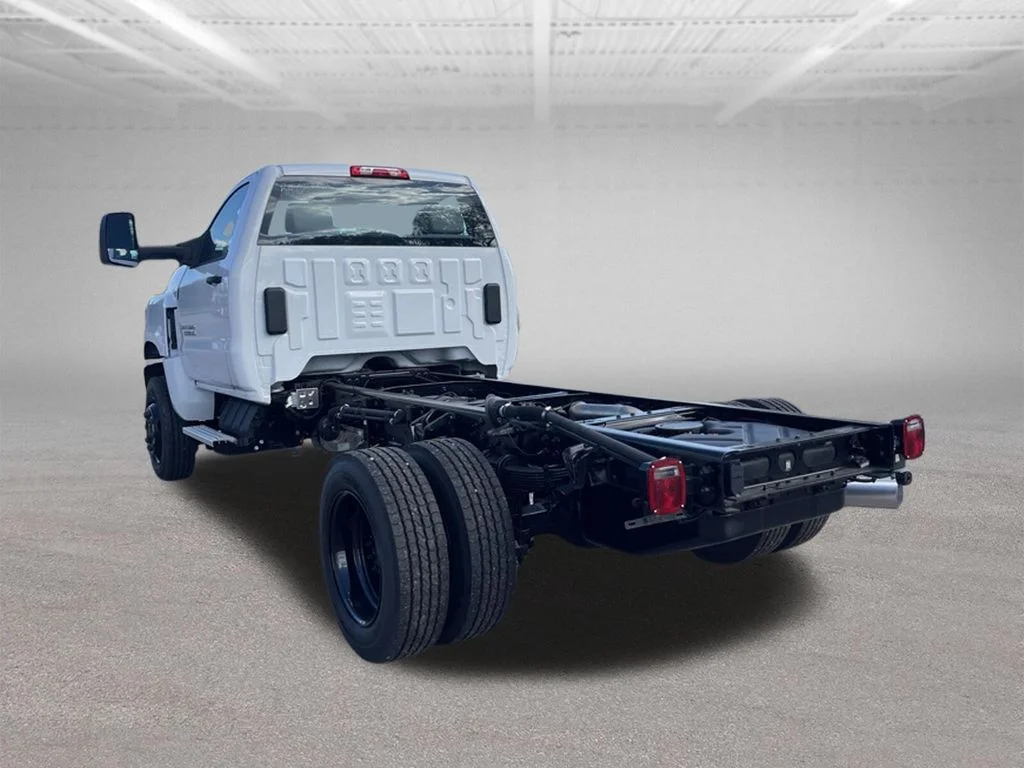 Used 2024 Summit White Chevrolet 1WT image 6
