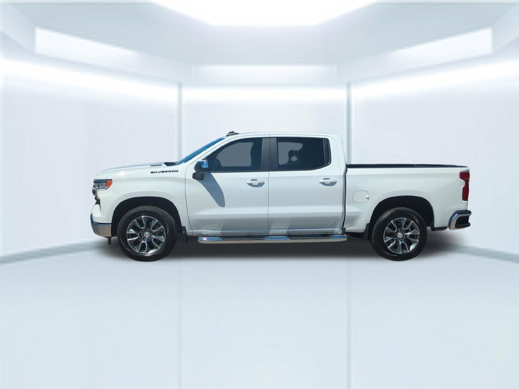 Used 2026 Summit White Chevrolet LT image 4