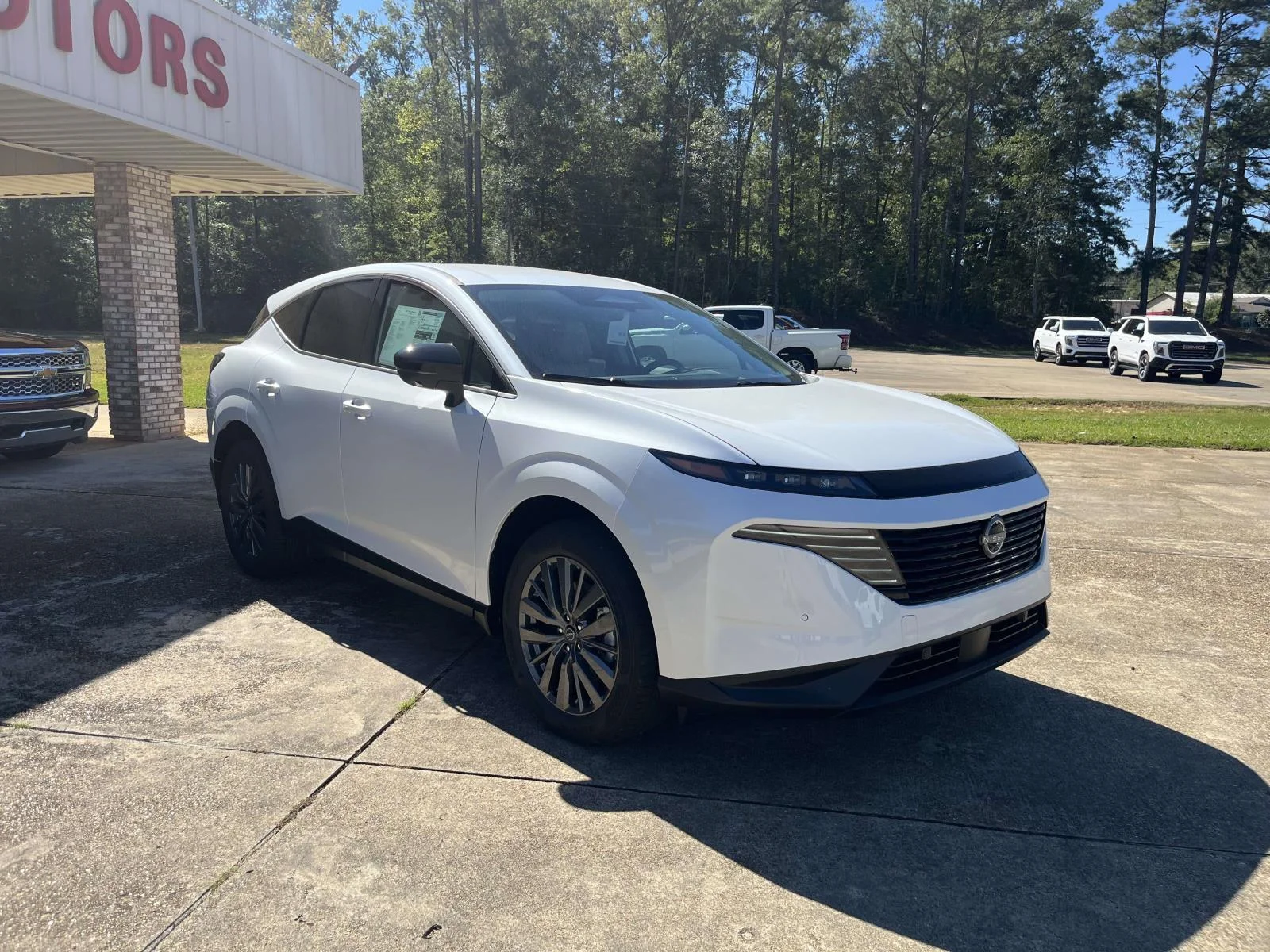 New 2027 EVEREST WHITE Nissan AWD SL image 3