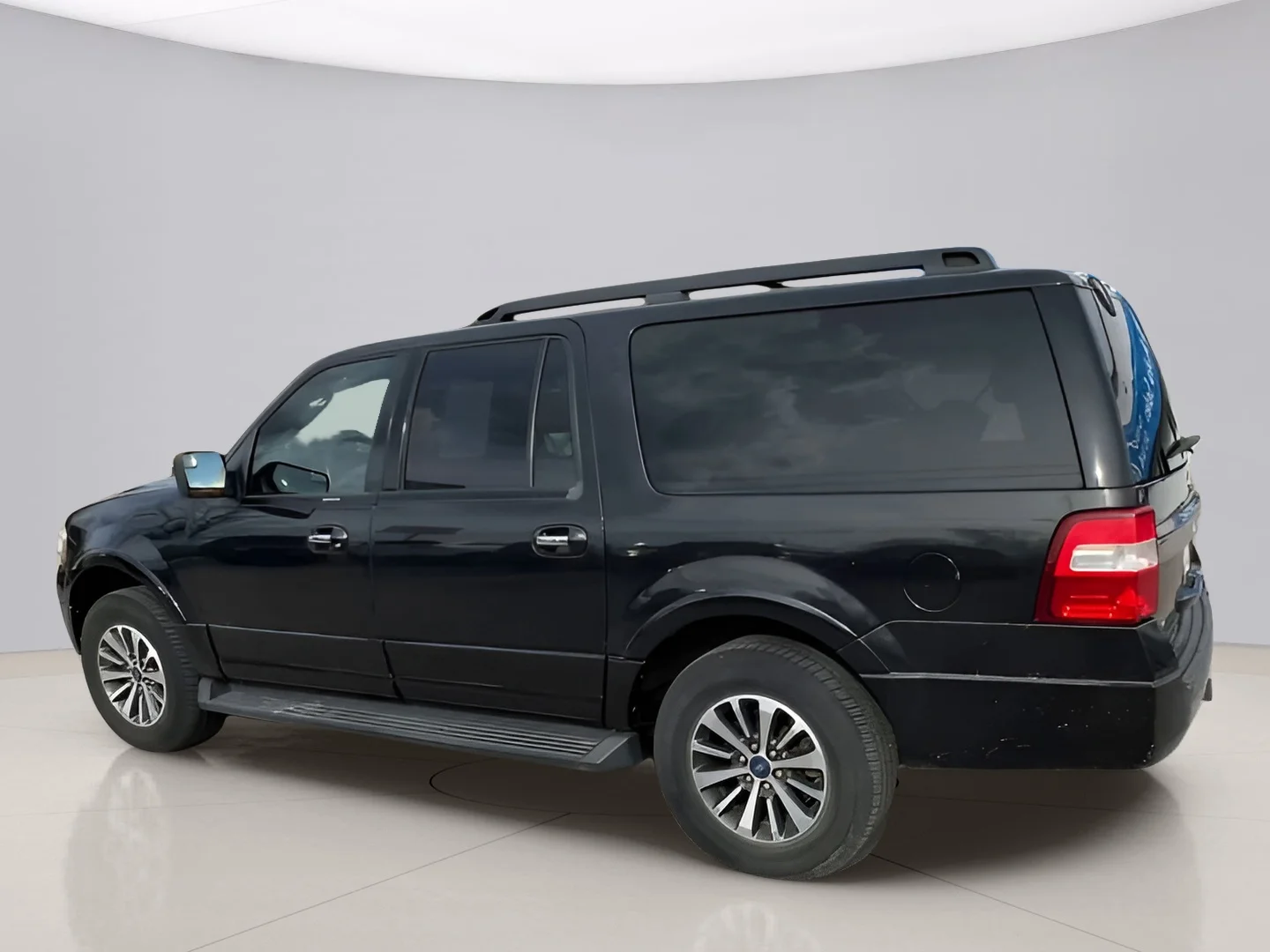 Used 2015 Black Ford XLT image 6