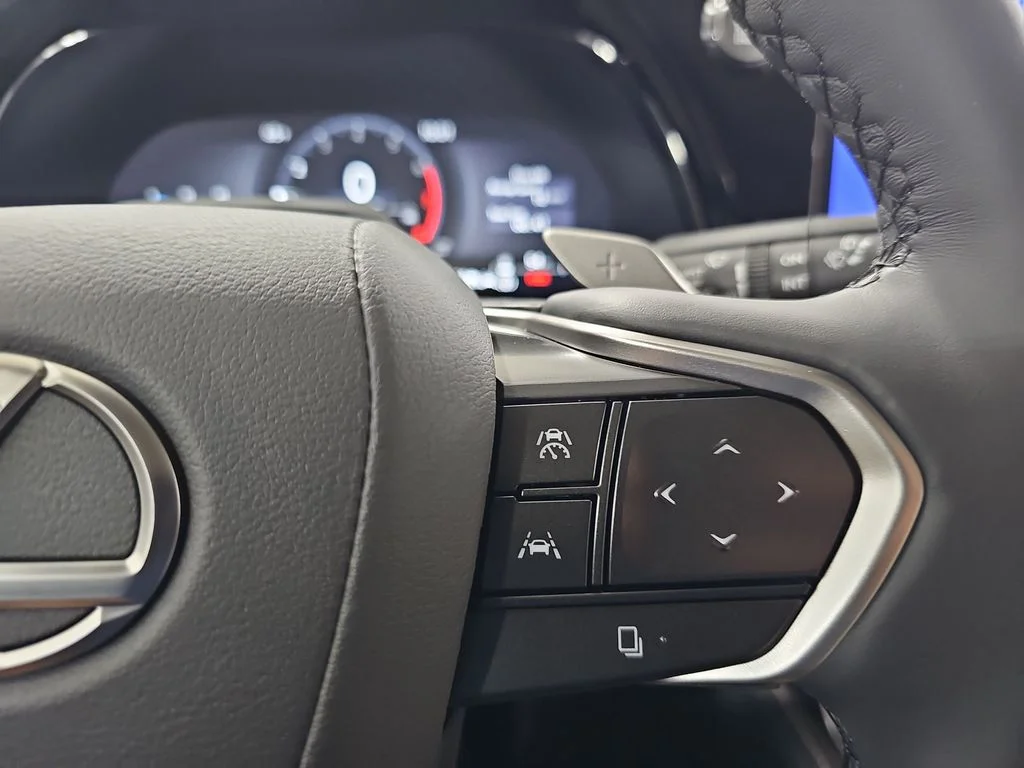 New 2026 Eminent White Pearl Lexus LUXURY image 17