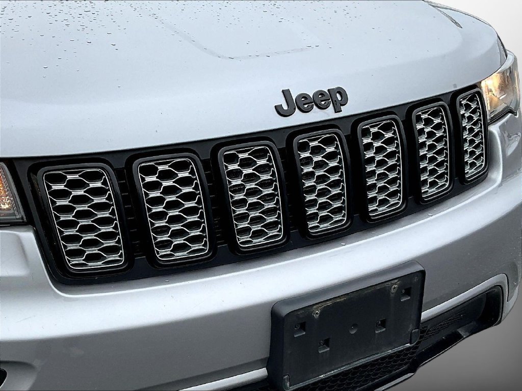 Used 2020 Silver Jeep Altitude image 33