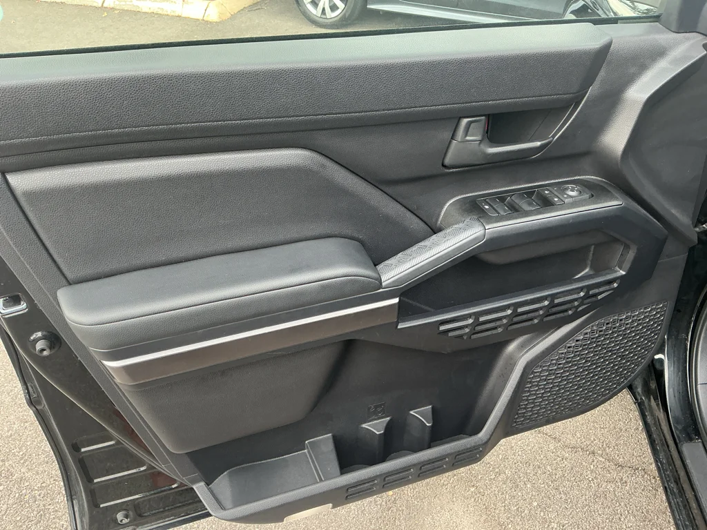 Used 2025 BLACK Toyota SR5 image 10