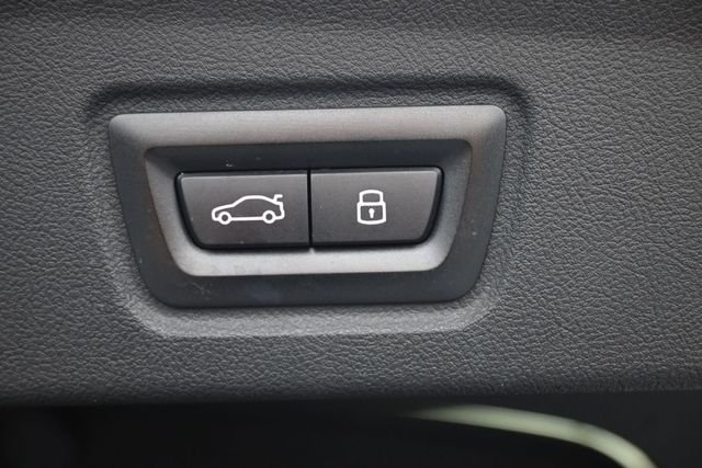 Used 2023 Gray BMW eDrive40 image 16