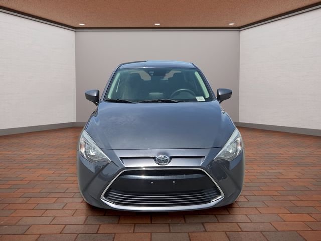 Used 2017 Graphite Toyota Base image 23