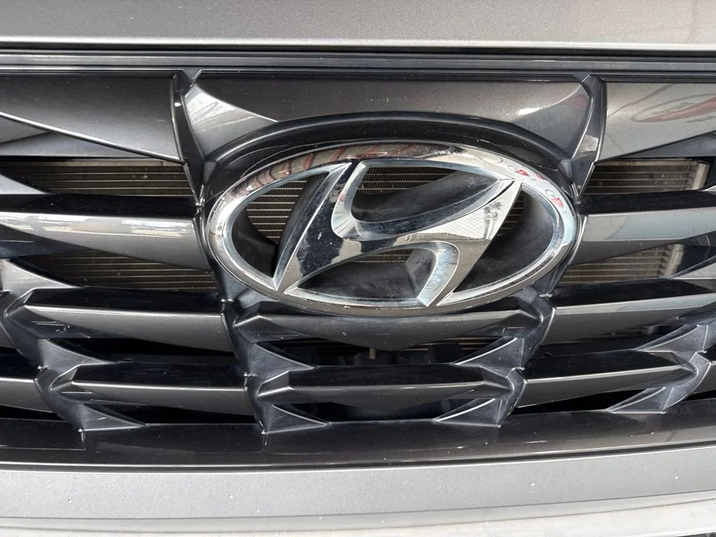 Used 2023 Silver Hyundai SE image 14