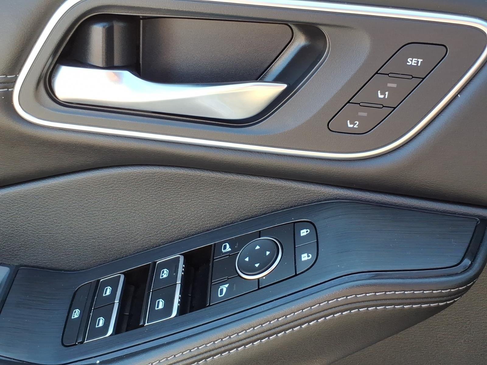 Used 2022 Brilliant Silver Metallic Nissan Platinum image 14