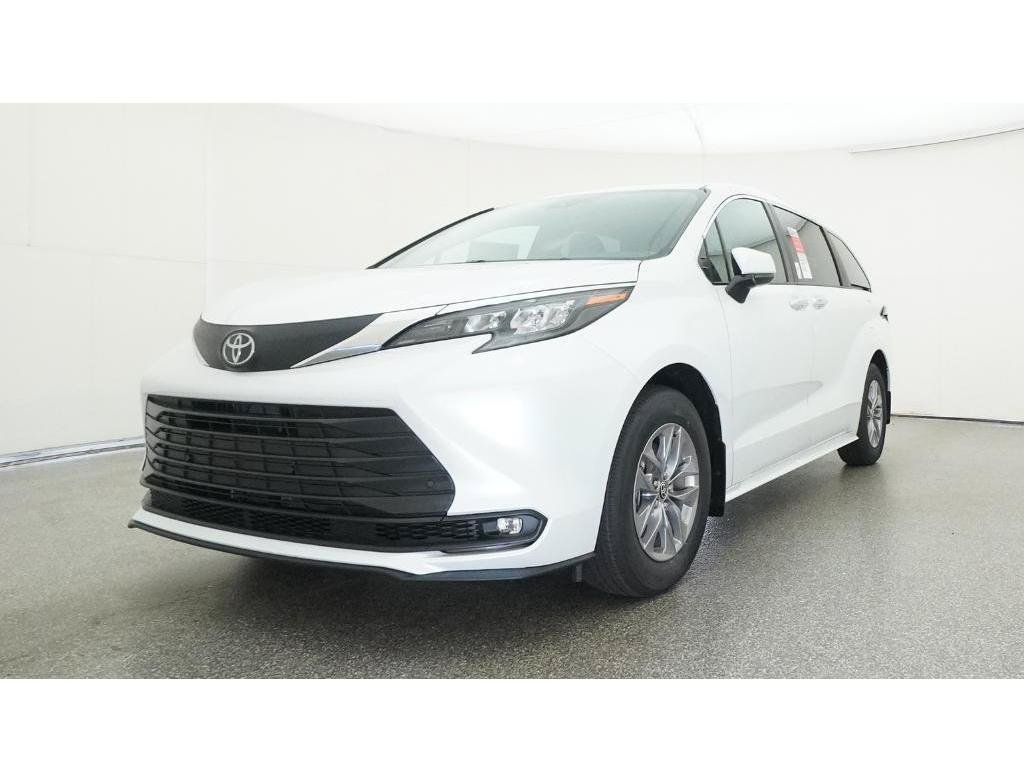 New 2026 Wind Chill Pearl Toyota XLE image 32