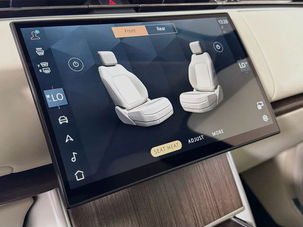 New 2027 Fuji White Land Rover SE image 21